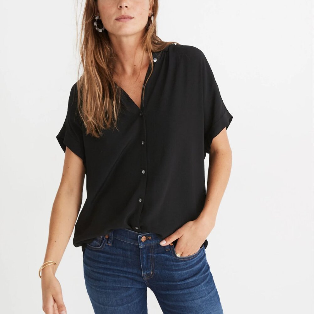 Madewell Central Drapey Button Down Short Sleeve Shirt in Black Size Small